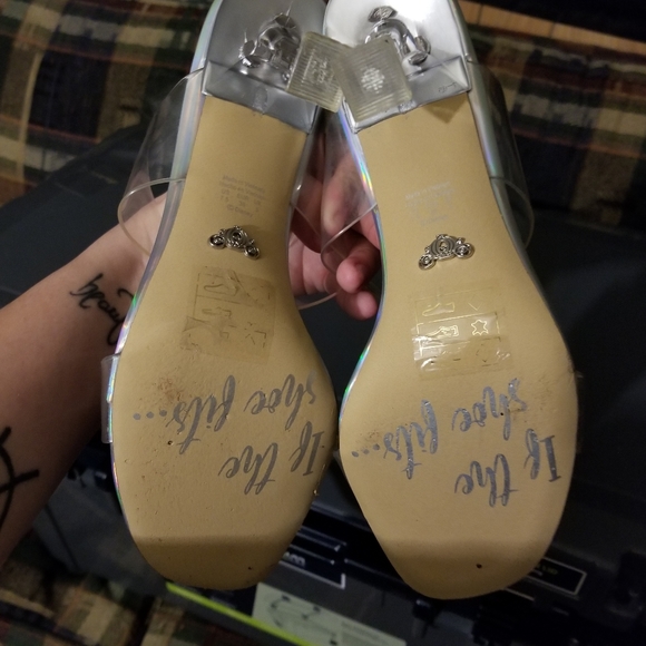 Disney X Aldo Cinderella heels - Picture 2 of 4